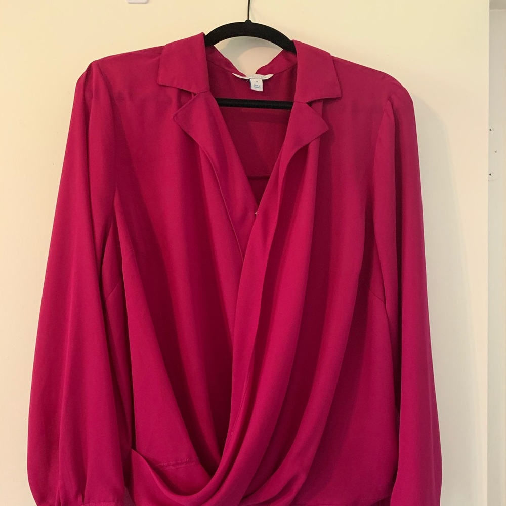 Lightweight long sleeve shirt.
